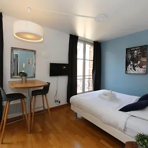 Service - En Face Du Musee - 5 Appartement