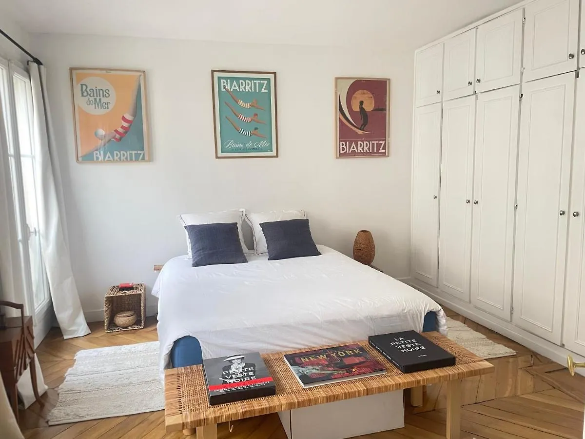 Appartement Au Pied De Montmartre à Paris